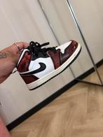 Jordan 1 maat 25, Kinderen en Baby's, Kinderkleding | Schoenen en Sokken, Ophalen, Zo goed als nieuw, Schoenen
