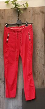 ZIP 73 broek- mt 32 - rood - travelstof, Kleding | Dames, Broeken en Pantalons, Ophalen of Verzenden, Zo goed als nieuw, Rood