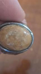 Antieke Ring met Beige Steen, Sieraden, Tassen en Uiterlijk, Ringen, 18 tot 19, Gebruikt, Beige, Ophalen of Verzenden