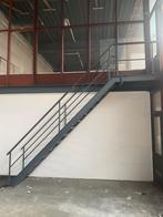 Stalen Trap - Industrieel Design, Doe-het-zelf en Verbouw, Ladders en Trappen, Ophalen, Gebruikt, Trap, 2 tot 4 meter