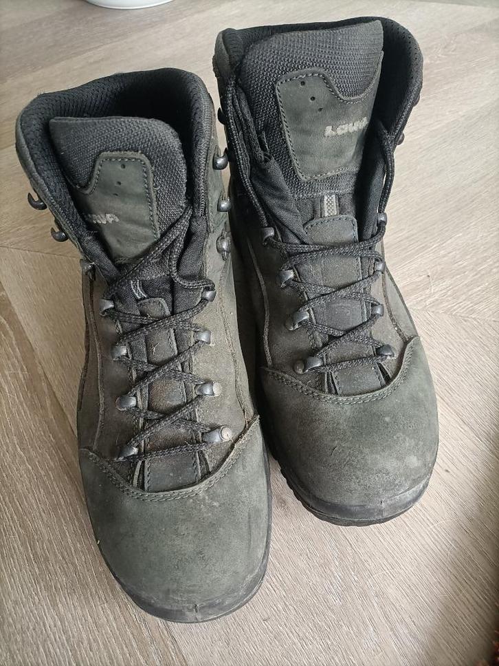 Hoge werkschoenen van Lowa waterdicht maat 45, Doe-het-zelf en Verbouw, Veiligheidskleding, Zo goed als nieuw, Ophalen of Verzenden