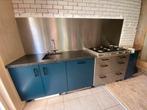 Keuken met smeg 5-pits gasfornuis en hardsteen aanrechtblad, Huis en Inrichting, Ophalen, Gebruikt