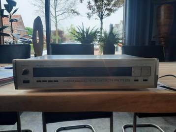 Accuphase Tuner T107