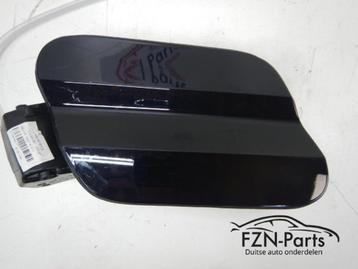 VW Touran 5TA 2016 Tankklep Tank Klep LC9X Deep Black Pearl beschikbaar voor biedingen