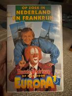 Bassie & Adriaan - Op Reis door Europa 1 (VHS), Alle leeftijden, Ophalen of Verzenden, Gebruikt, Nederlandstalig