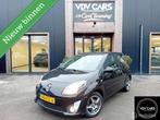 Renault Twingo 1.2-16V Dynamique | Airco | Cruise | PDC | LM, 839 kg, Zwart, 4 cilinders, 4 stoelen
