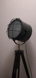 industriele 3 poot lamp zgan, Huis en Inrichting, Lampen | Vloerlampen, Ophalen, Zo goed als nieuw, Hout, 150 tot 200 cm