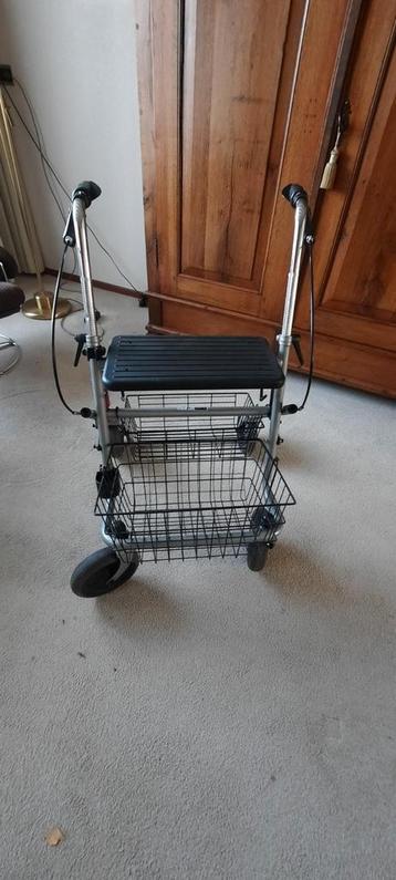 Rollator met rubberen banden  beschikbaar voor biedingen