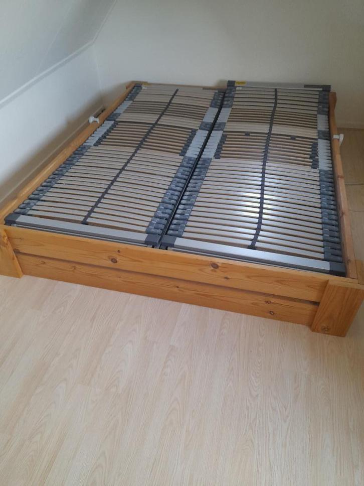 bed met 2 elektrische lattenbodems, Huis en Inrichting, Slaapkamer | Bedden, Gebruikt, Tweepersoons, 160 cm, 200 cm, Hout, Overige kleuren