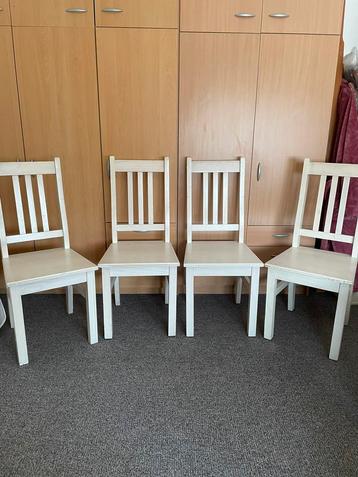 4 stuks KEUKENSTOELEN RECHT MODEL beschikbaar voor biedingen