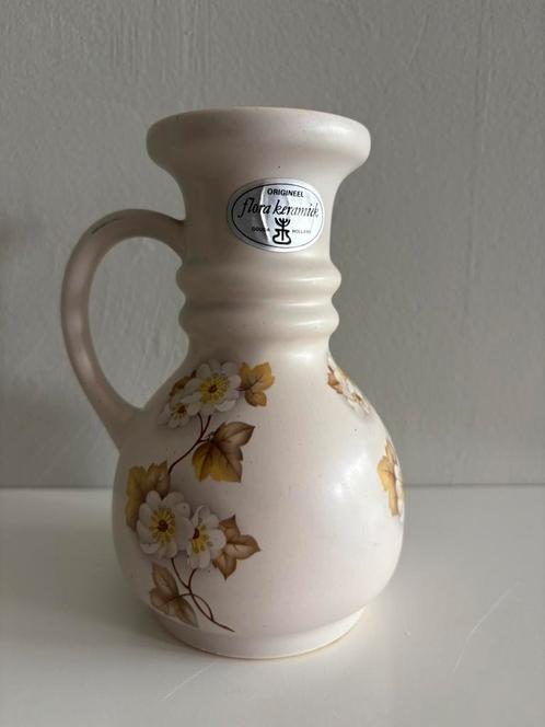 Vaasje Flora Keramiek, Antiek en Kunst, Antiek | Vazen, Ophalen of Verzenden