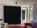 Mooie zwarte zware gordijnen met rails. H255 B350, Ophalen, 200 cm of meer, Zwart, Zo goed als nieuw