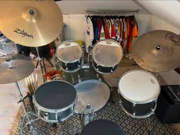 Compleet Pearl drumstel beschikbaar voor biedingen
