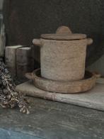 Stenen pot met deksel en onderschaal, Ophalen of Verzenden, Nieuw, Rond, Overige materialen