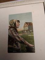 MARKEN. MEISJE IN   KLEDERDRACHT, Ophalen of Verzenden, Voor 1920, Klederdracht