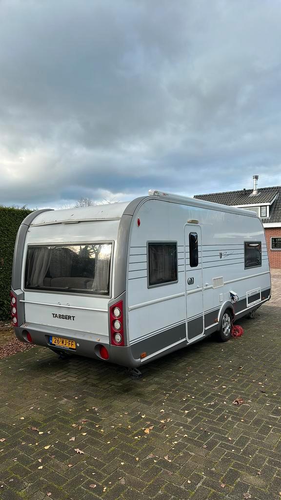 Tabbert Puccini 550 met mover, airco en cassetteluifel, Caravans en Kamperen, Caravans, Particulier, tot en met 4, Rondzit, Tabbert