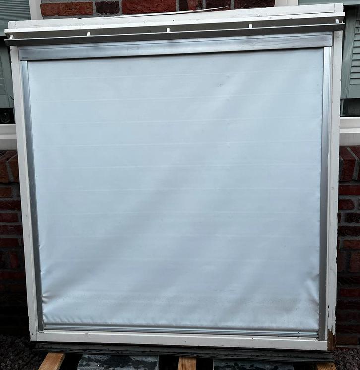 VELUX 4 zelfde kiep/kantel dakramen €350!!!!, Doe-het-zelf en Verbouw, Kozijnen en Schuifpuien, Gebruikt, Raamkozijn, Hout, 75 tot 150 cm