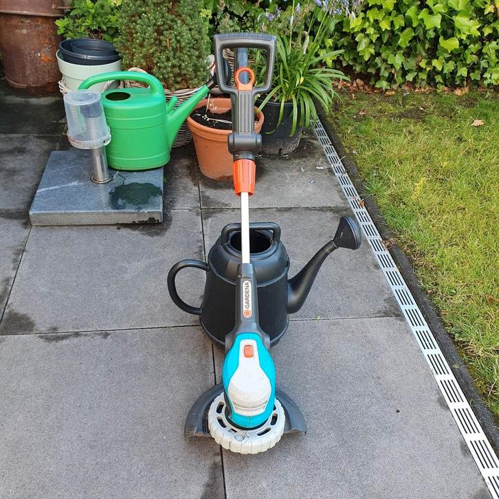 Grastrimmer op accu, merk Gardena, Tuin en Terras, Grastrimmers, Gebruikt, Accu, 10 tot 30 cm, Ophalen