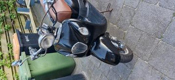 Retro scooter  / onderdelen  / bezorgen  / windscherm  beschikbaar voor biedingen