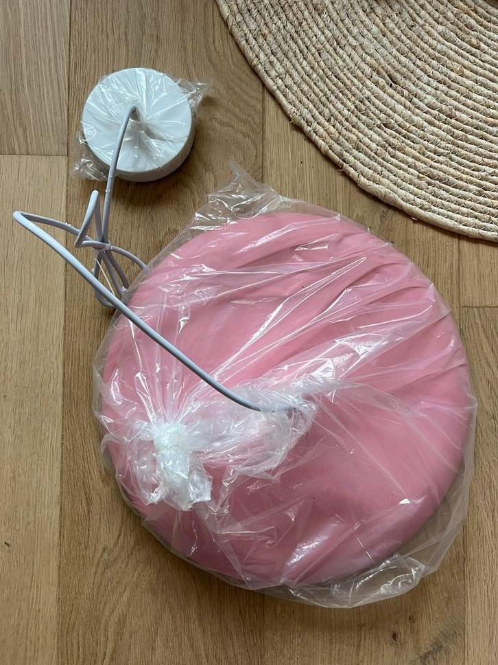 Roze Plafondlamp Nieuw, Huis en Inrichting, Lampen | Plafondlampen, Nieuw, Kunststof, Ophalen