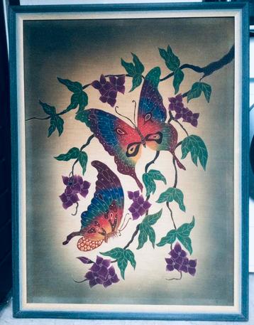 Batik schilderij vlinders op katoenen doek in lijst beschikbaar voor biedingen