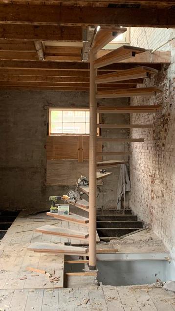 Ladder trap beschikbaar voor biedingen