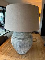 Stijlvolle unieke stenen tafellamp met linnen kap, Huis en Inrichting, Lampen | Tafellampen, Ophalen, Zo goed als nieuw, Rustic