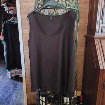 Top van het merk Yoek.  Maat M. 46/48 beschikbaar voor biedingen