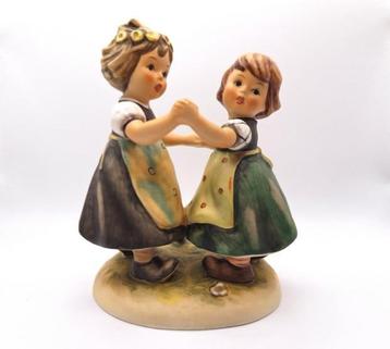 Hummel beeldje 'Zwei tanzende Mädchen / Spring dance' beschikbaar voor biedingen