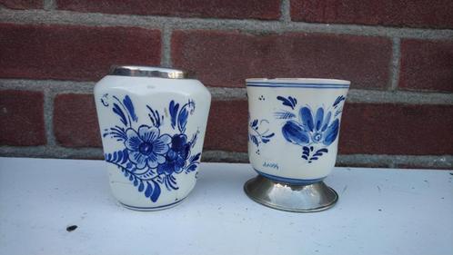 Twee delftware vaasjes, Antiek en Kunst, Antiek | Keramiek en Aardewerk, Ophalen of Verzenden