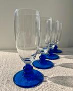 Vintage champagne glazen blauwe voet lang werpig blauw glas, Antiek en Kunst, Antiek | Glas en Kristal, Ophalen of Verzenden