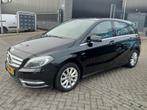 Mercedes-Benz B-Klasse 180 Ambition Trekhaak 17'' L.M.V Nw A, Auto's, Mercedes-Benz, Voorwielaandrijving, Euro 5, Gebruikt, 4 cilinders