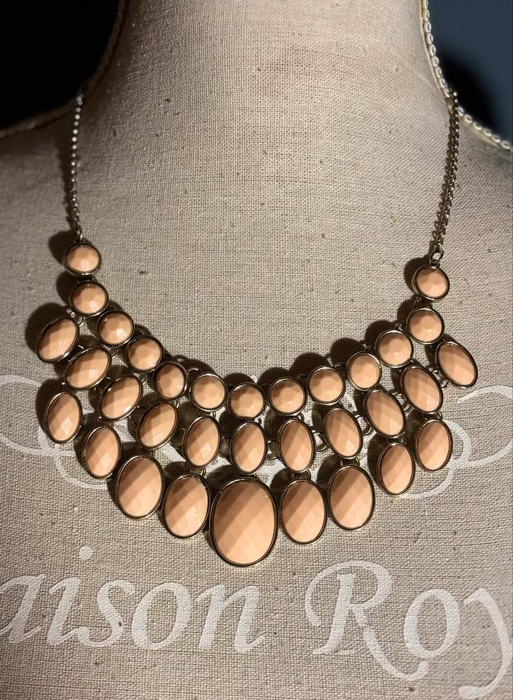 Lichtroze Choker Ketting Egyptische Stijl, Sieraden, Tassen en Uiterlijk, Kettingen, Nieuw, Overige materialen, Roze, Met hanger