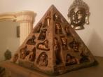 Mooie piramide met beeldjes. Bekijk ons aanbod!, Overige typen, Ophalen of Verzenden, Zo goed als nieuw