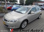 Opel Astra 1.6 Cosmo airco half leder, Auto's, Voorwielaandrijving, 680 kg, 4 cilinders, 116 pk