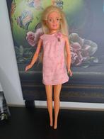Mooie vintage barbie., Ophalen of Verzenden, Zo goed als nieuw, Kleertjes