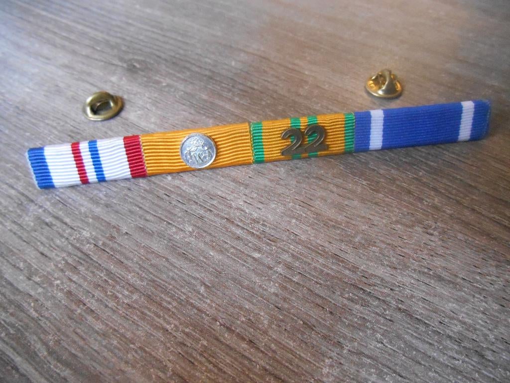 Baton set van 4 stuks met baton Vierdaagse 22x, Verzamelen, Militaria | Algemeen, Ophalen of Verzenden, Landmacht, Nederland, Lintje, Medaille of Wings