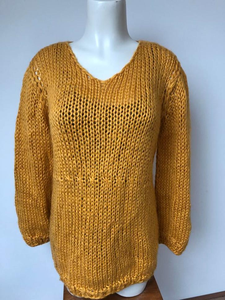 Ala Kiro by kim gele gebreide lange trui okergeel s m, Kleding | Dames, Truien en Vesten, Zo goed als nieuw, Maat 38/40 (M), Geel