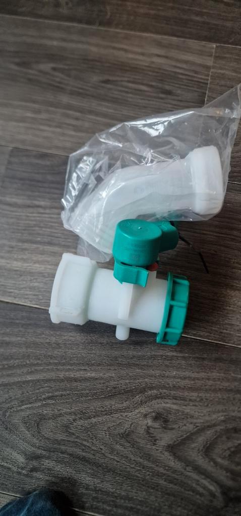 IBC Vat Kraan met 45 Graden Bocht - 3 Stuks Nieuw, Doe-het-zelf en Verbouw, Buizen en Afvoer, Nieuw, Bochten, Pvc, Minder dan 2 meter