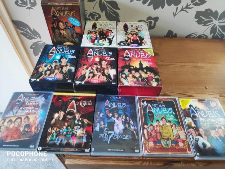 HET HUIS ANUBIS - COMPLETE SERIE 1 T/M 4 + 5 FILMS NIEUWST, Cd's en Dvd's, Dvd's | Tv en Series, Zo goed als nieuw, Actie en Avontuur