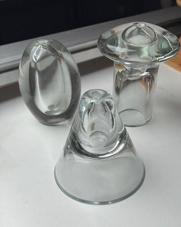 3 glazen olie lampen beschikbaar voor biedingen
