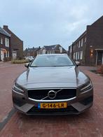 Volvo V60 D4 190pk Geartronic 2019 Grijs, Auto's, Volvo, Origineel Nederlands, Diesel, Particulier, Zilver of Grijs