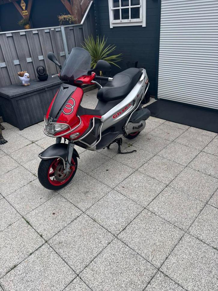 Gilera runner 180 dd dg a1, Fietsen en Brommers, Scooters | Piaggio, Zo goed als nieuw, Overige modellen, Ophalen