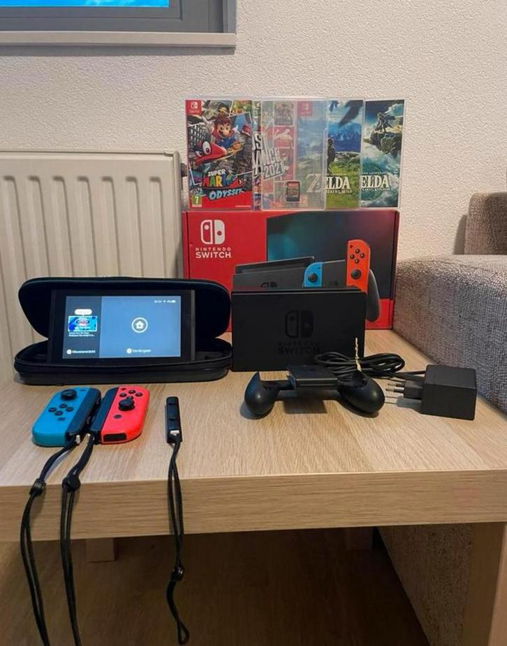Nintendo switch original met 5 spellen, Spelcomputers en Games, Spelcomputers | Nintendo Wii U, Zo goed als nieuw, Met 2 controllers