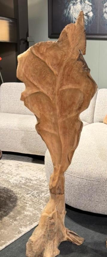 Houtwerk woonaccessoire boomstam hout snijwerk decoratie  beschikbaar voor biedingen