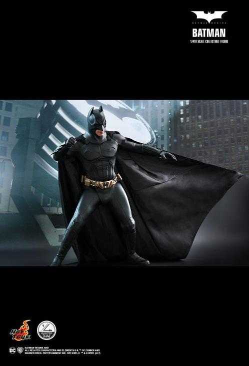 Hot Toys Batman Begins Batman 1/4th scale QS009, Verzamelen, Film en Tv, Nieuw, Film, Actiefiguur of Pop, Ophalen of Verzenden