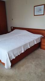 Tweepers. Kersenhouten bed, electrisch, Ophalen, Gebruikt, Bruin, Tweepersoons