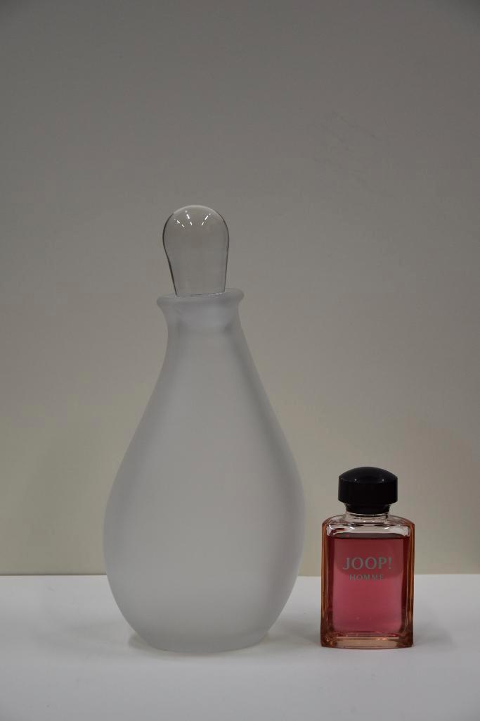 factice parfumfles frosted glas met helder kristallen dop, Verzamelen, Parfumverzamelingen, Zo goed als nieuw, Overige typen, Ophalen of Verzenden