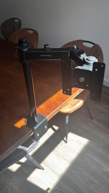 Monitor stand / arm beschikbaar voor biedingen
