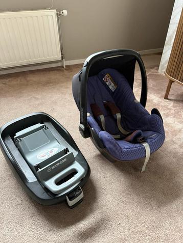 Maxi Cosi Pebble + Familyfix base beschikbaar voor biedingen